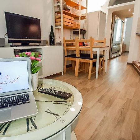 Altido Lovely 1-Br Flat With Easy Access To Centre Milánó Kültér fotó