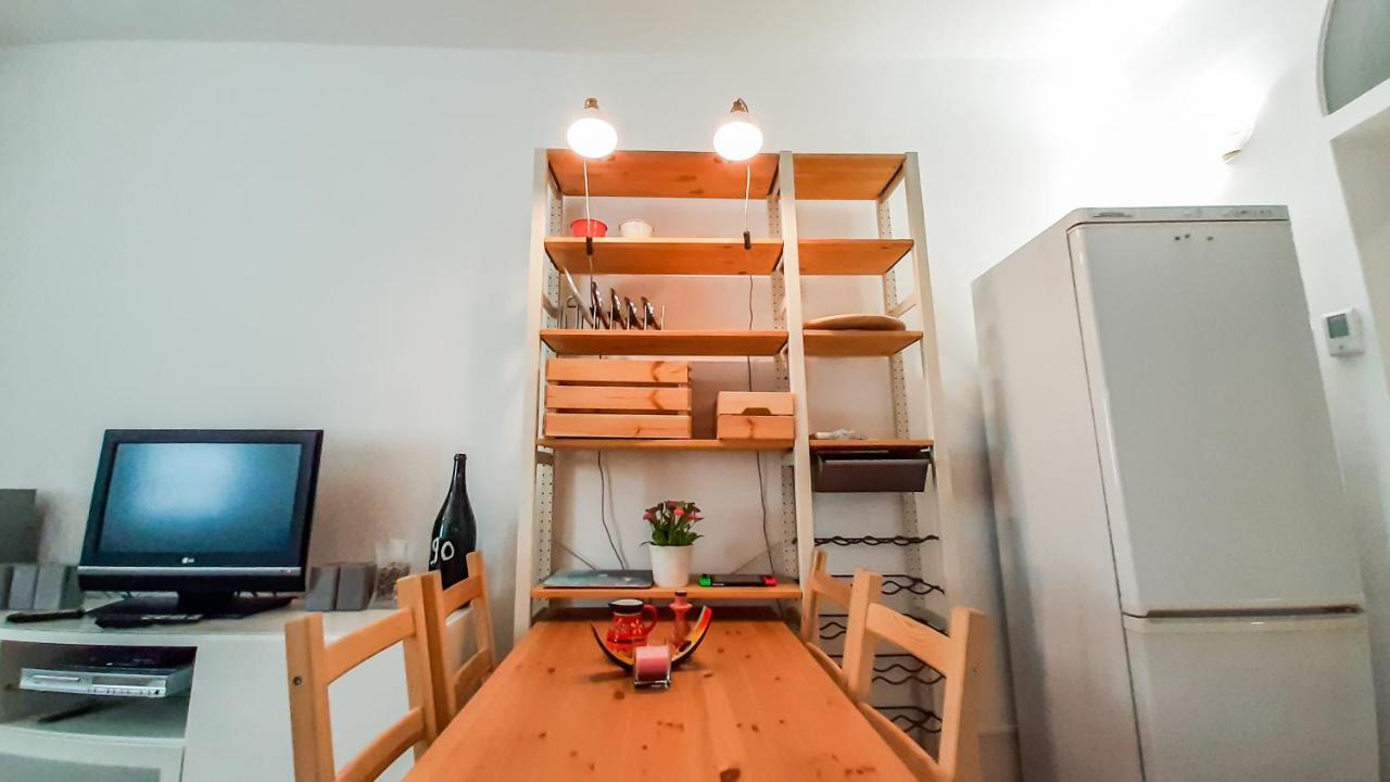 Altido Lovely 1-Br Flat With Easy Access To Centre Milánó Kültér fotó